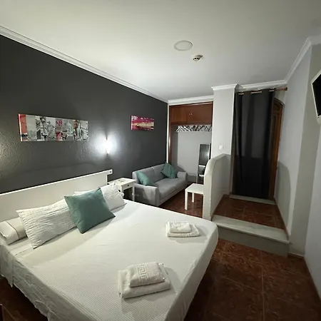 Pensión Hostal Tarik 2*