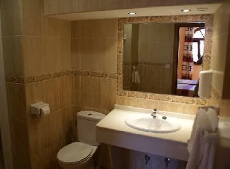 Hostal Tarik 2*